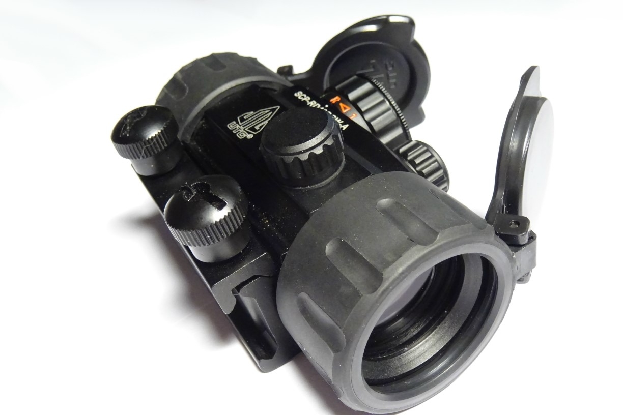 Kolimátor Leapers UTG 3,8" - kvalitní dot sight