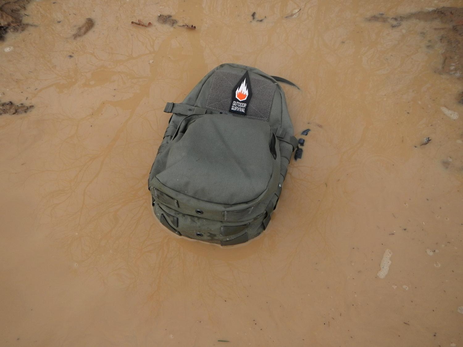 Modular assault batoh - v bahně