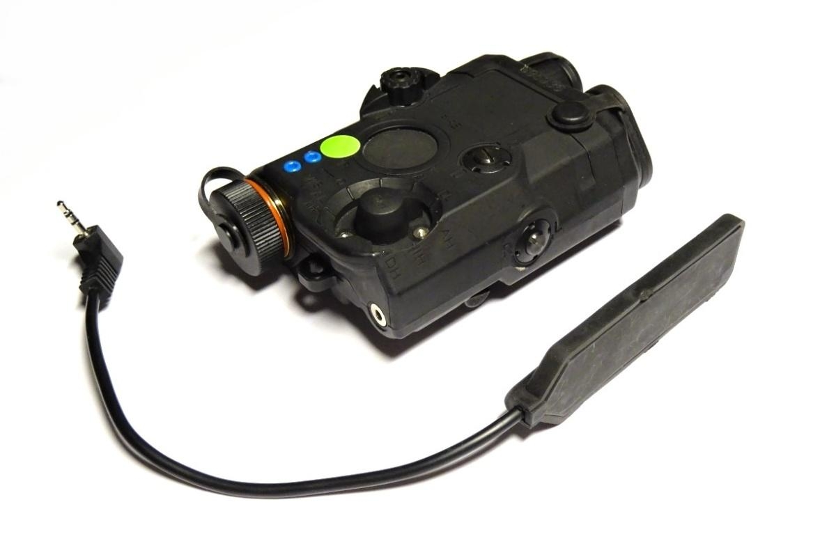 AN/PEQ 15 - laser a svítilna - kvalitní tělo